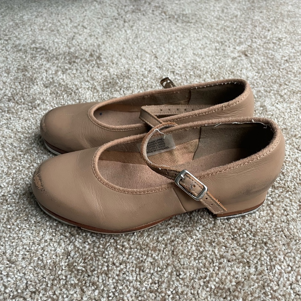 Girls tap shoes